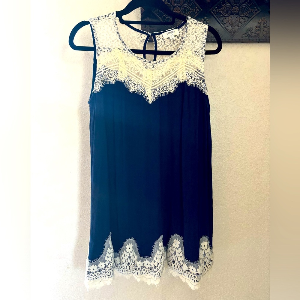 Umgee large lace details blouse